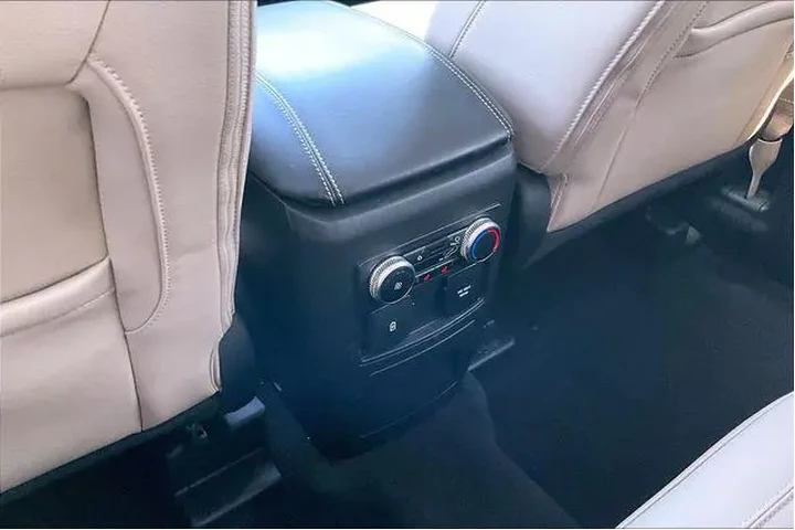 $37000 : Ford Explorer 2023 AWD Limit image 10