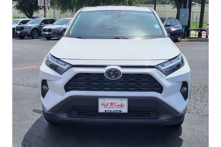 $29800 : Toyota RAV4 2024 LE 4dr SUV image 8