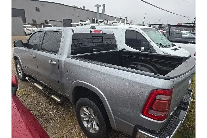 $23780 : Ram 1500 2021 4x2 Laramie 4d image 2