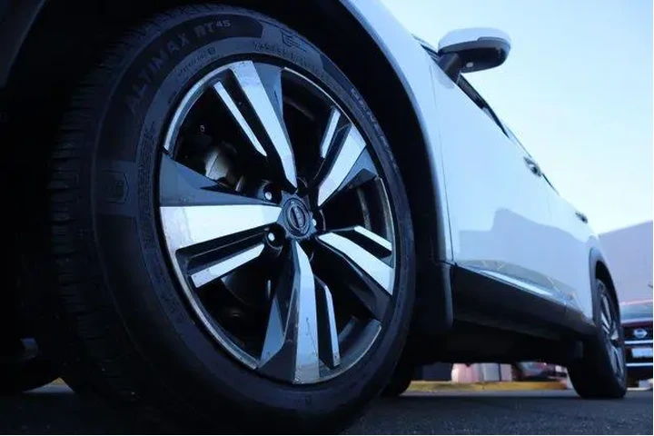 $27609 : Nissan Rogue 2023 AWD SL 4dr image 10