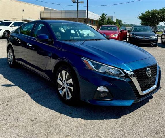 $11900 : 2020 Altima 2.5 S image 3