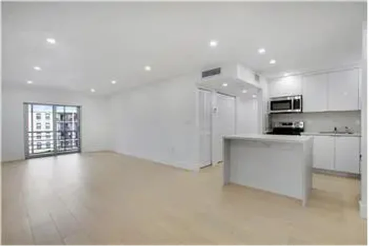 $2400 : Rental property with 2 bedro image 2