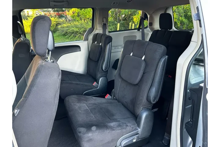 $6250 : 2012 Town & Country Touring image 4