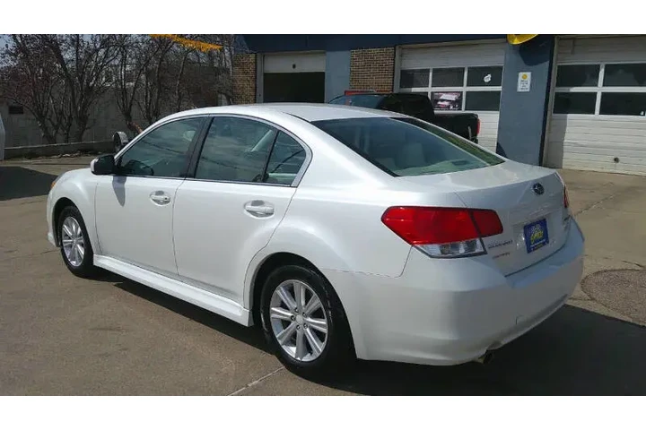 $7999 : 2011 Legacy 2.5i Premium image 9
