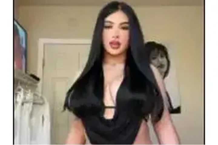 📞818-267-7569 YOLANI image 1