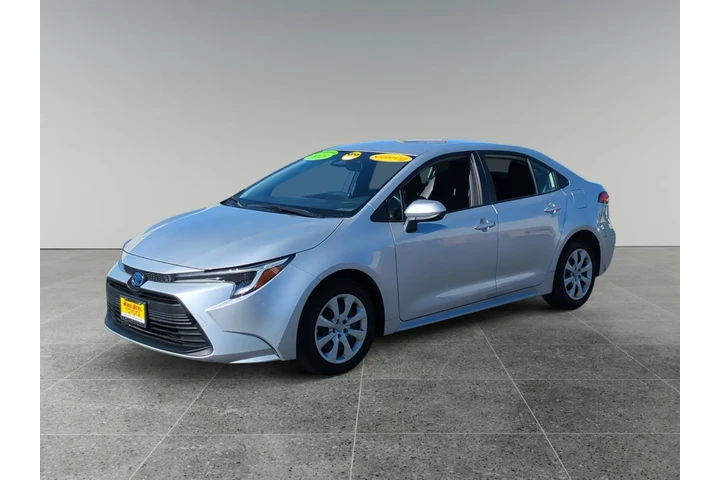 $26170 : Toyota Corolla Hybrid 2025 image 1