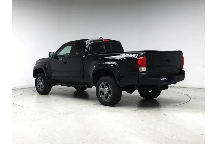 $31998 : Toyota Tacoma 2016 4x4 TRD S image 2