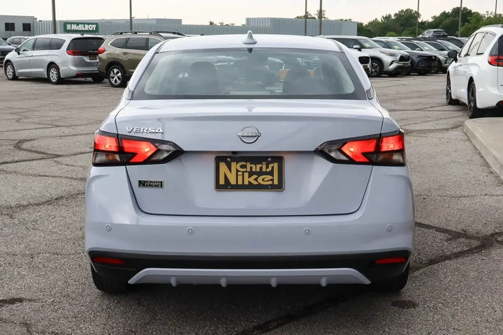 $18087 : 2025 Versa SV CVT image 5