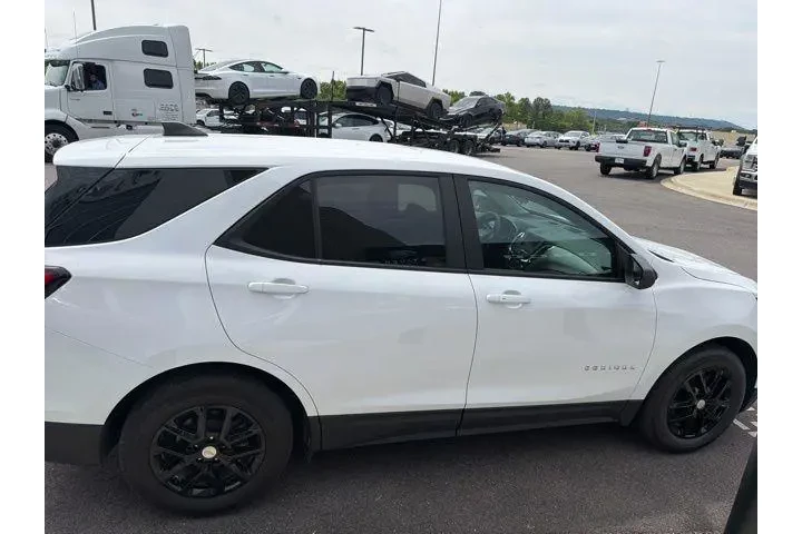 $23324 : Chevrolet Equinox 2024 LS 4d image 7
