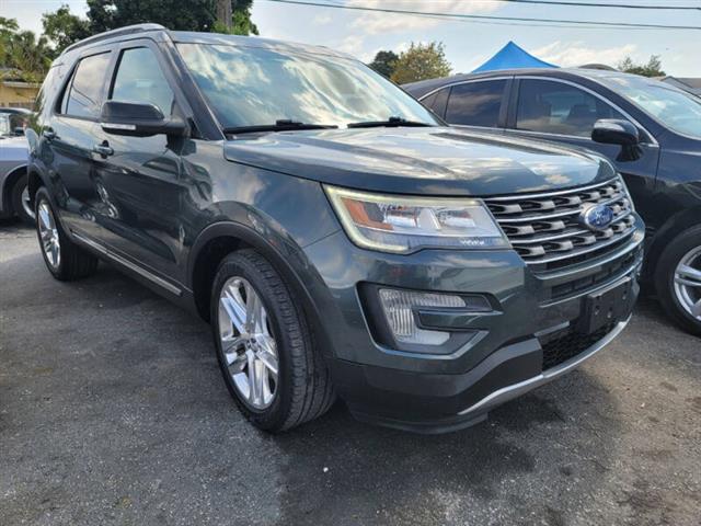 $9850 : 2016 Explorer XLT image 1