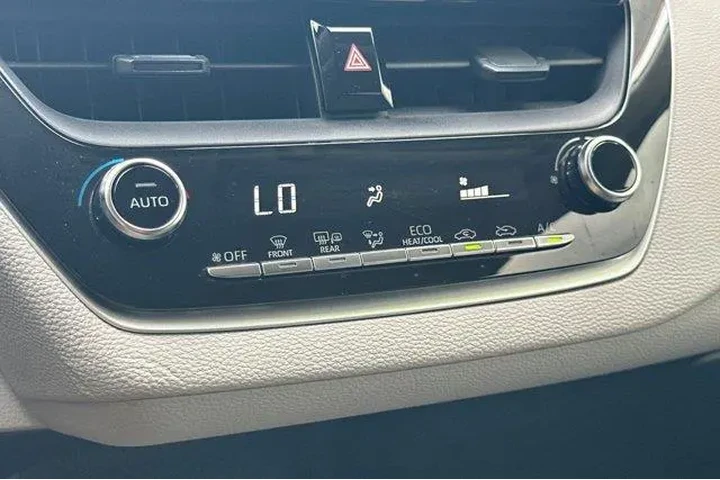 $18500 : Toyota Corolla 2021 LE 4dr S image 9