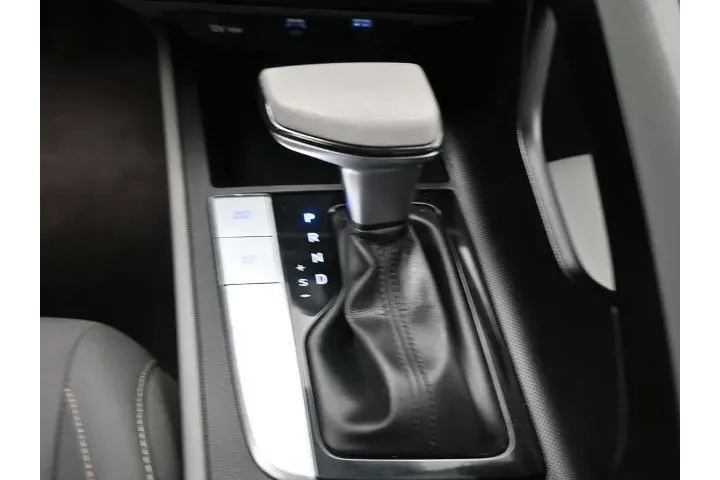 $18250 : Hyundai ELANTRA 2023 SEL 4dr image 9