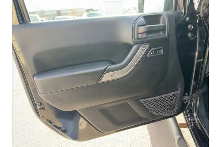 $18496 : Jeep Wrangler Unlimited 2017 image 9