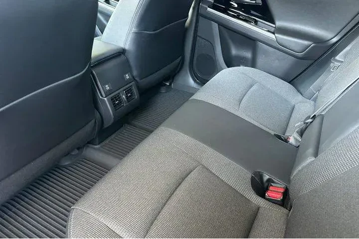 $26500 : Toyota bZ4X 2024 XLE 4dr Cro image 8