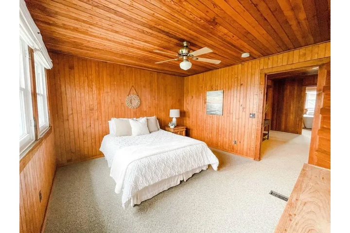 $1200 : Stunning and pretty maintained image 6