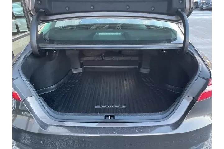 $15598 : Toyota Camry Hybrid 2018 LE image 8