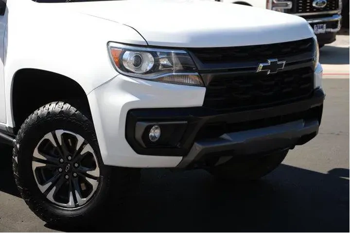 $24395 : Chevrolet Colorado 2022 4x2 image 2