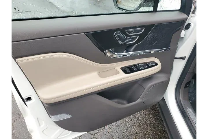 $39995 : Lincoln Corsair 2024 AWD Pre image 10