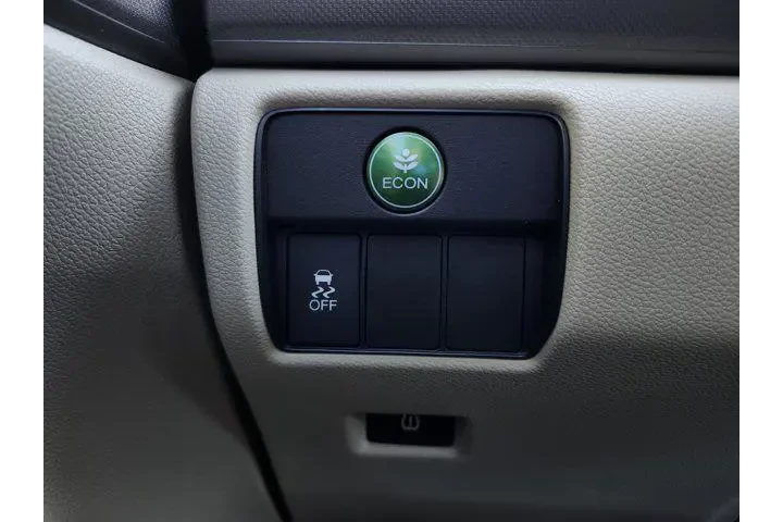 $8900 : Honda Accord 2013 LX 4dr Sed image 10