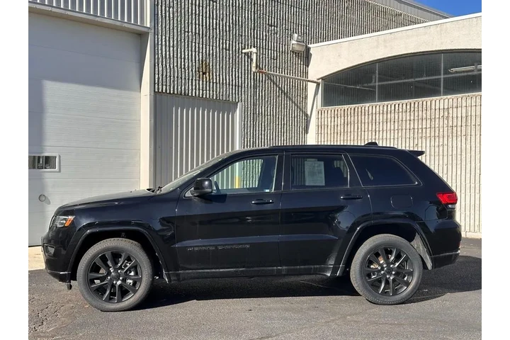 $28698 : Jeep Grand Cherokee WK 2022 image 2