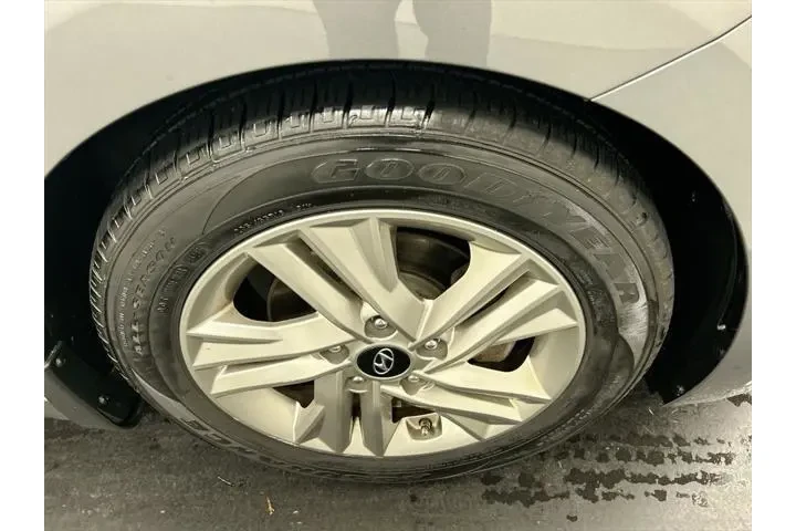 $15111 : Hyundai ELANTRA 2020 Value E image 8