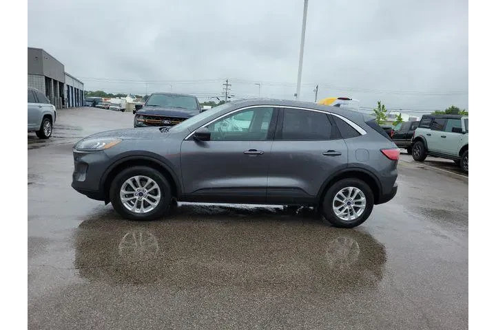 $20244 : Ford Escape 2022 AWD SE 4dr image 2