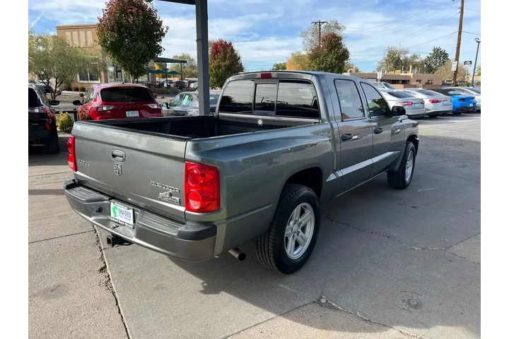 2011 Dakota SXT Crew Cab 2WD image 5