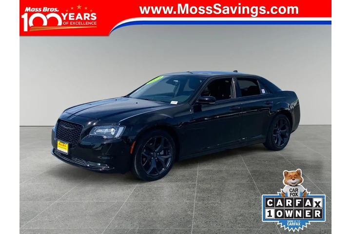 $34053 : Chrysler 300 2023 S V6 4dr S image 1