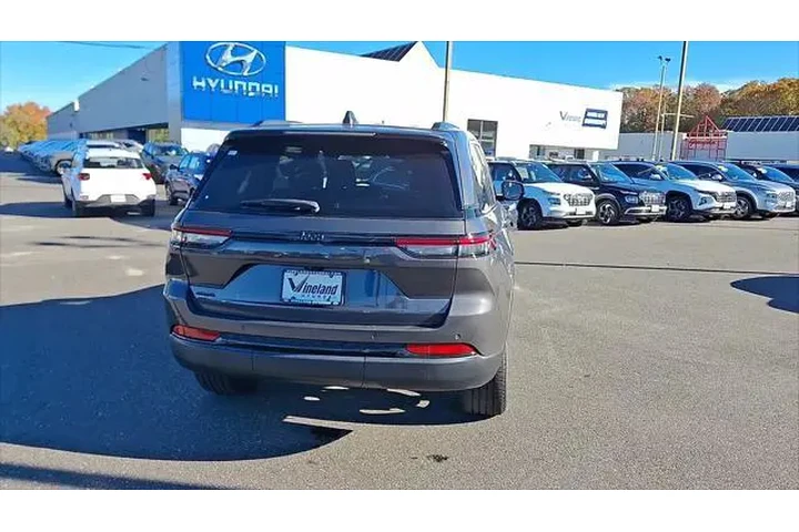 $31995 : Jeep Grand Cherokee 2023 4x4 image 9