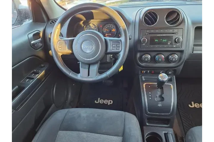 $3988 : Jeep Patriot 2015 4x4 Latitu image 5