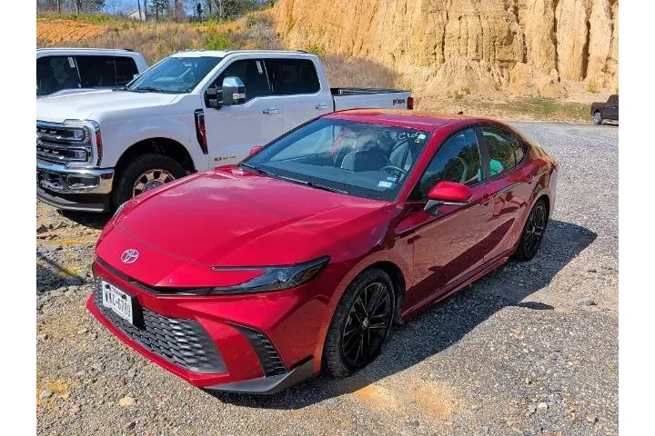 $26803 : Toyota Camry 2025 SE 4dr Sed image 1