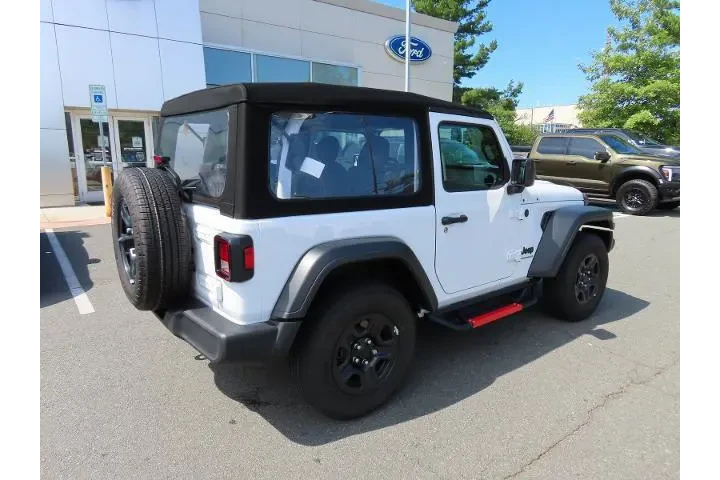 $28000 : Jeep Wrangler 2024 4x4 Sport image 5