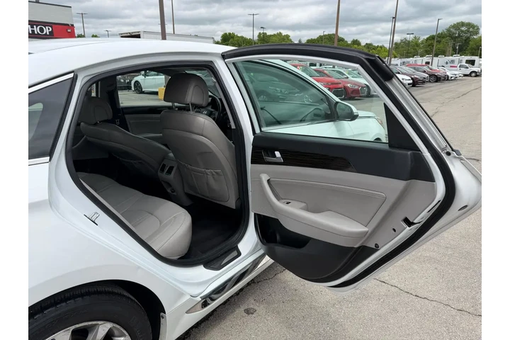$8980 : 2017 Sonata Limited image 9