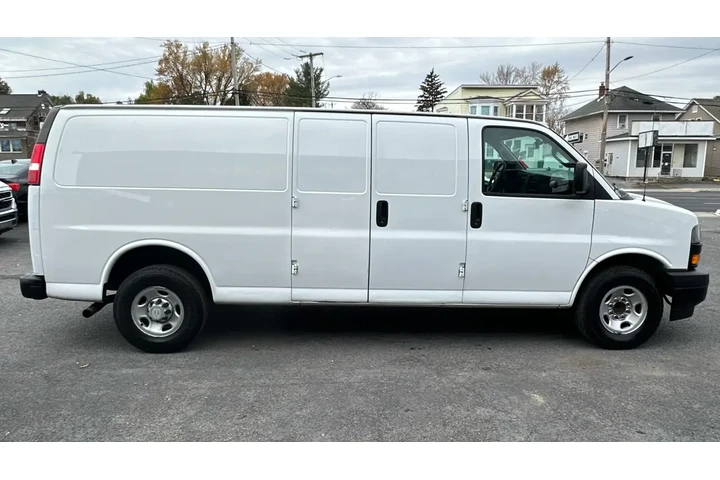 $14488 : 2018 Express image 9