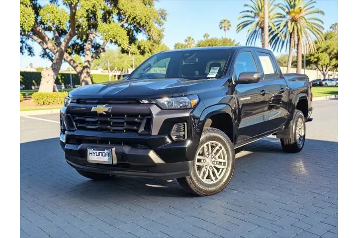 $33995 : Chevrolet Colorado 2025 4x2 image 1