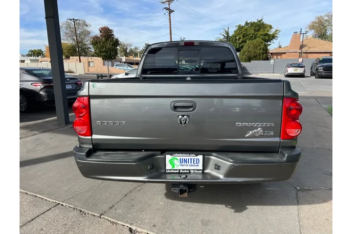 2011 Dakota SXT Crew Cab 2WD image 6