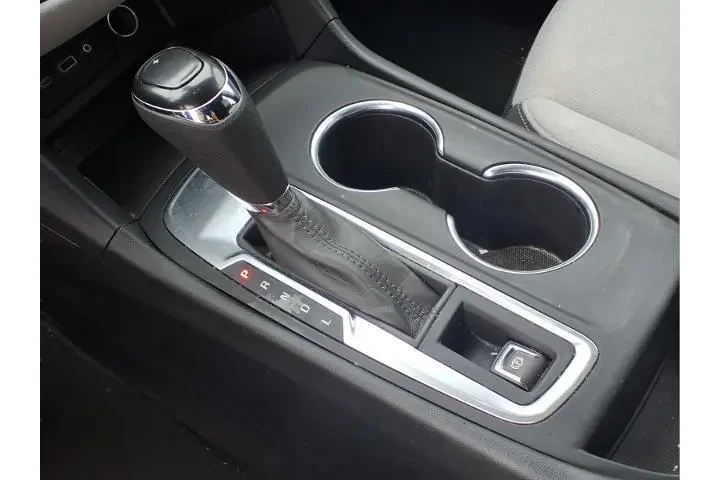 $14987 : Chevrolet Equinox 2020 LS 4d image 8