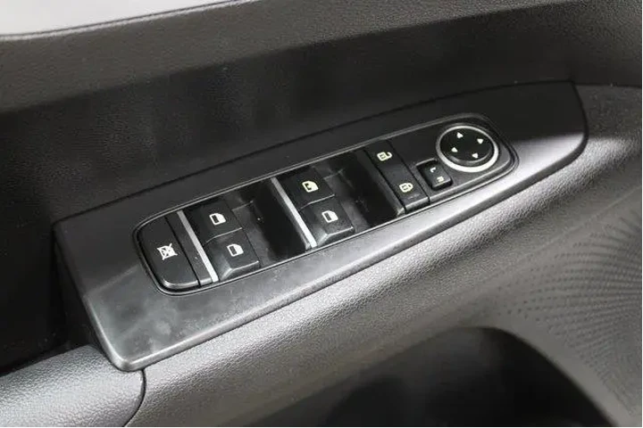 $20982 : Kia Forte 2023 LXS 4dr Sedan image 6