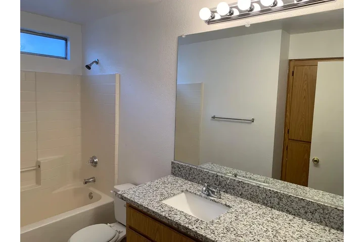 $1200 : North Las Vegas -Available image 5
