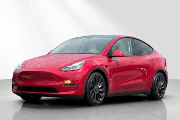$29756 : Tesla Model Y 2020 AWD Long image 8