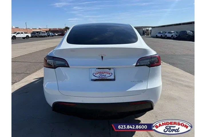 $26888 : Tesla Model Y 2022 AWD Long image 4