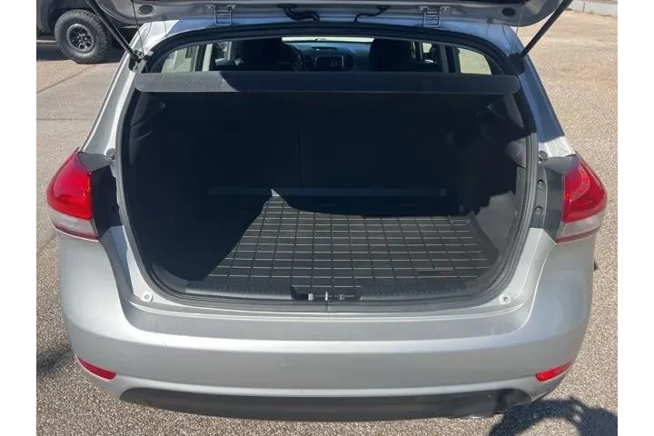 $11995 : Kia Forte5 2017 LX 4dr Hatch image 8