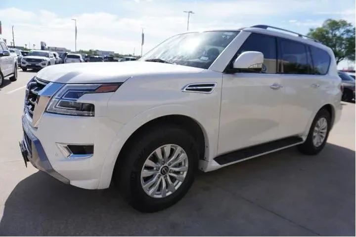 $36488 : Nissan Armada 2023 4x2 SV 4d image 3