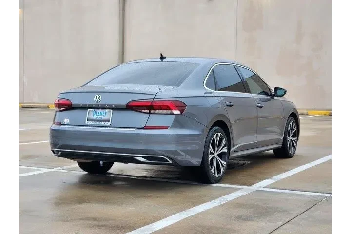 $14974 : Volkswagen Passat 2021 SE 4d image 5