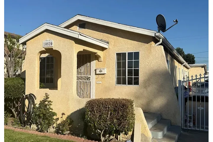 $1799 : 2 💢Beautiful casa🎄2.5Baths🌲 image 1