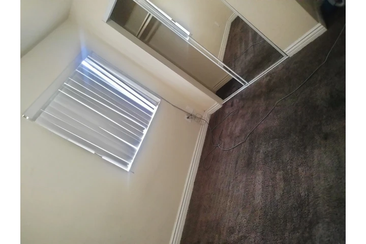 $700 : RENTO ESPACIO image 3