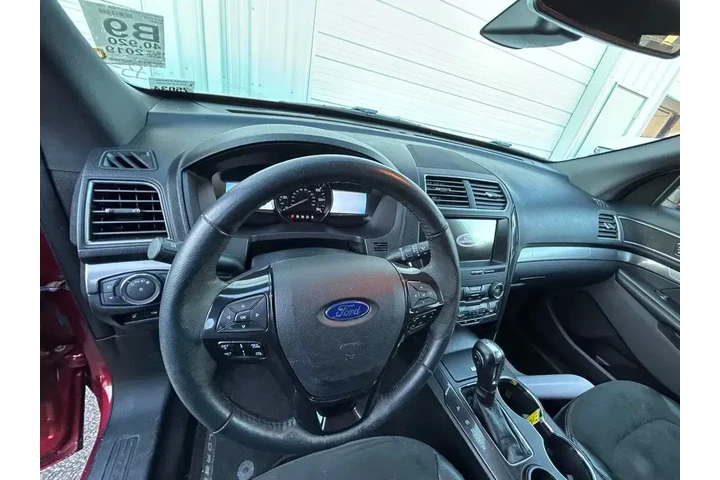 $21998 : Ford Explorer 2019 XLT 4dr S image 2