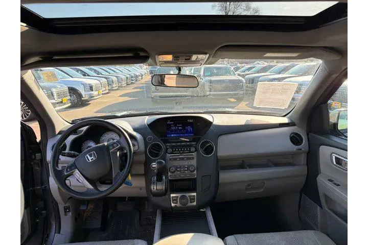 $13000 : Honda Pilot 2015 4x4 SE 4dr image 7