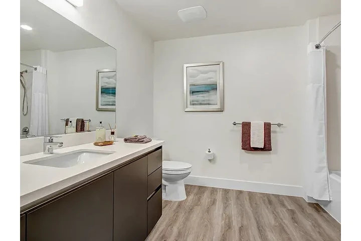 $3550 : Apartment For Rent image 7