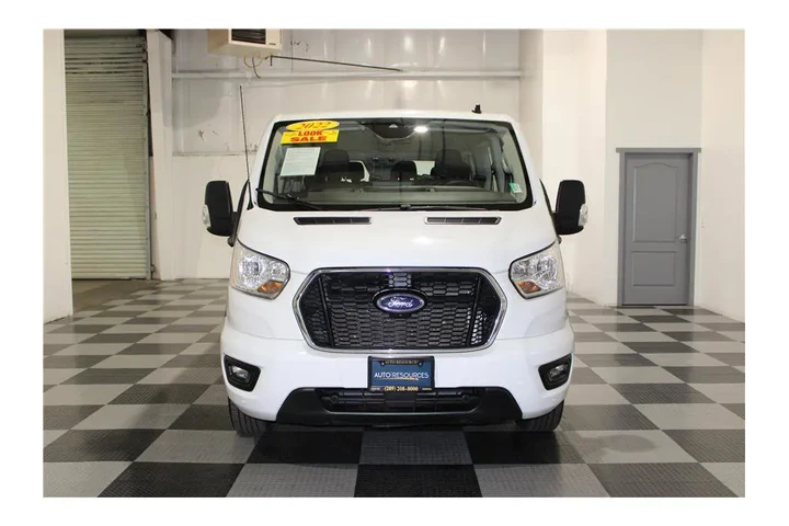 $33558 : Transit Passenger Wagon 2022 image 1